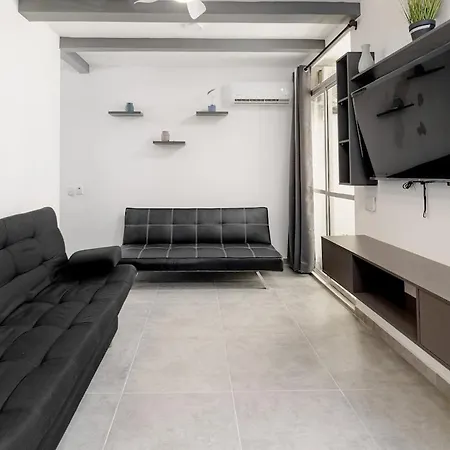 Luxury Near Sea Wifi Ac Pool At *